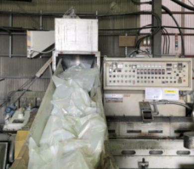 軟質プラスチック、ビニールを回収加工する機械