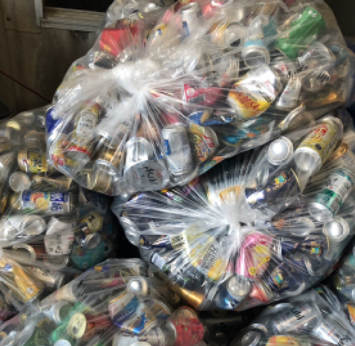 回収してきたアルミ缶・スチール缶