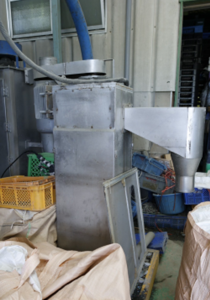 プラスチックの汚れなどを落とす高圧洗浄機の画像