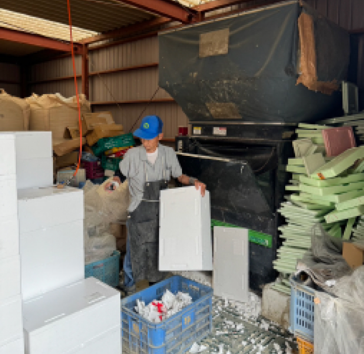 発泡スチロールを溶融する機械の画像